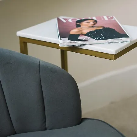 Stunning 2 Bedroom In Fantastic Location