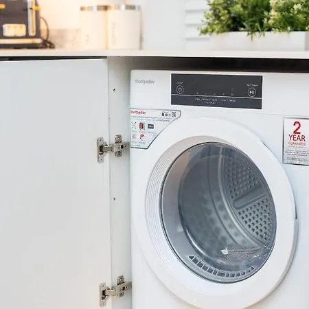 Apartamento Stunning 2 Bedroom In Fantastic Location *