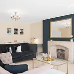 شقة Stunning 2 Bedroom In Fantastic Location