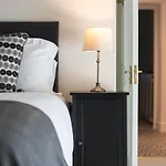 شقة Stunning 2 Bedroom In Fantastic Location