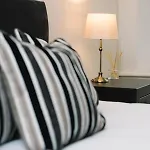 Stunning 2 Bedroom In Fantastic Location شقة *