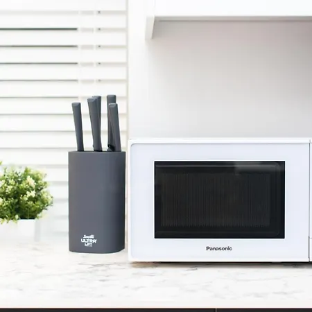 Stunning 2 Bedroom In Fantastic Location *