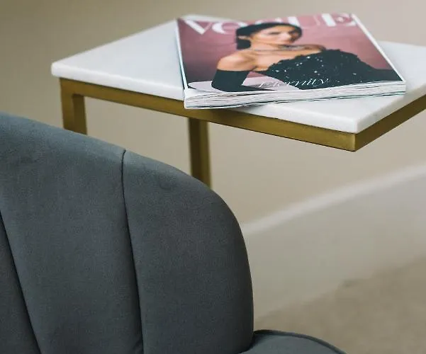 Stunning 2 Bedroom In Fantastic Location