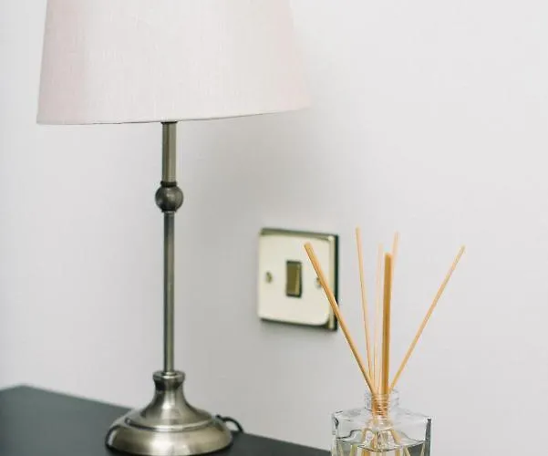 Stunning 2 Bedroom In Fantastic Location * Bristol