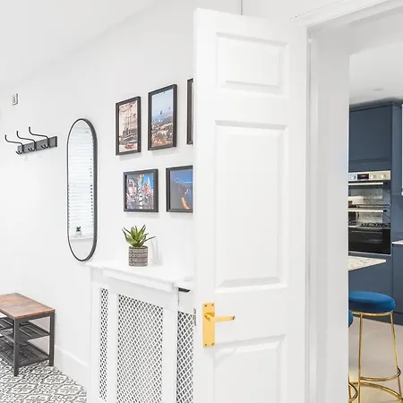 Stunning 2 Bedroom In Fantastic Location *