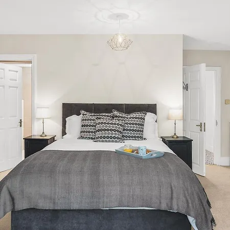 Stunning 2 Bedroom In Fantastic Location * Bristol