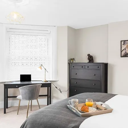 Stunning 2 Bedroom In Fantastic Location Apartman