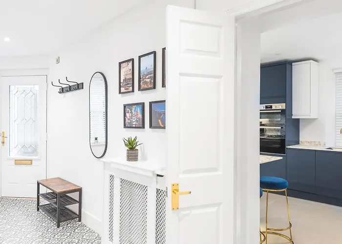 Stunning 2 Bedroom In Fantastic Location *