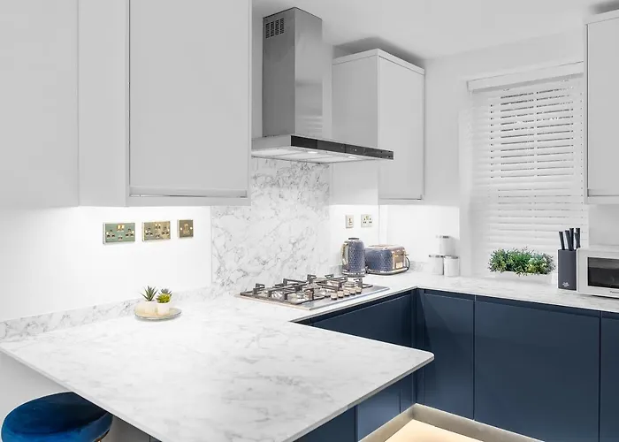 Apartment Stunning 2 Bedroom In Fantastic Location *