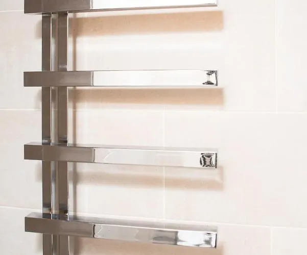 Stunning 2 Bedroom In Fantastic Location *