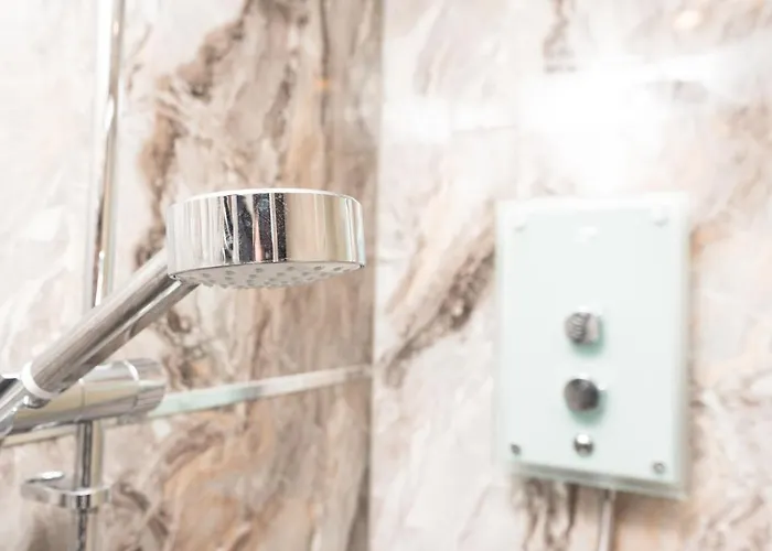 Apartment Stunning 2 Bedroom In Fantastic Location